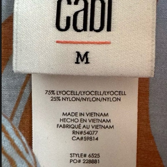 CABI sleeveless topical top - Picture 4 of 8